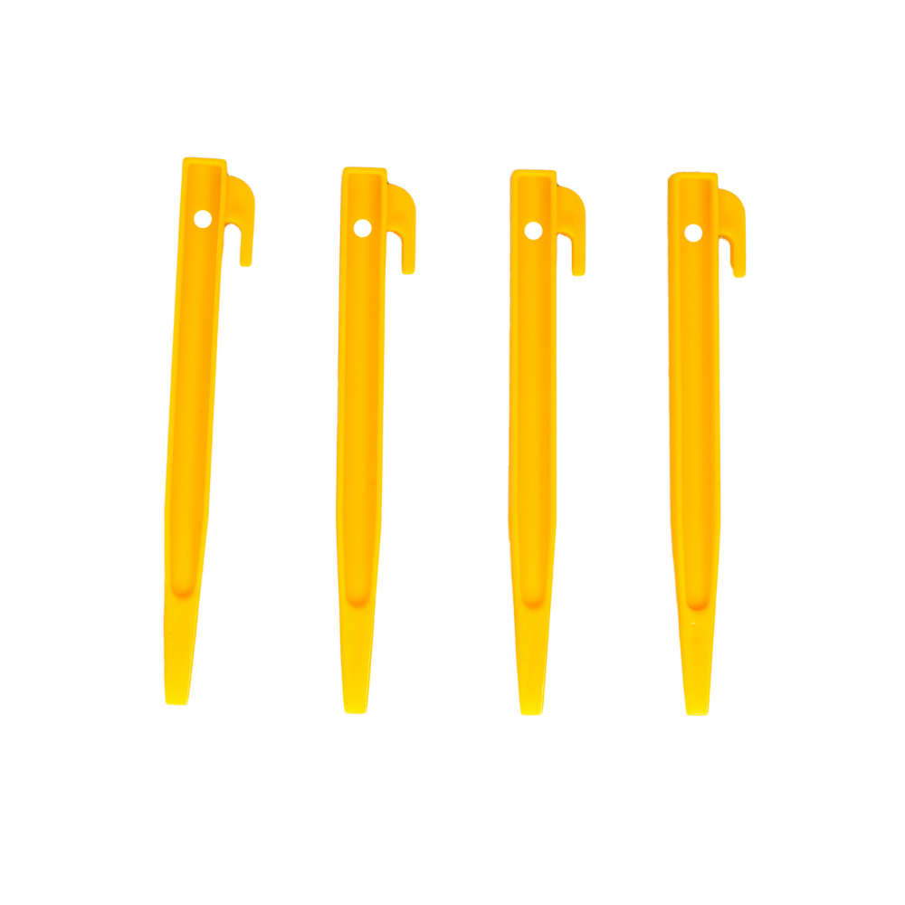 Estacas para clavar en el pasto